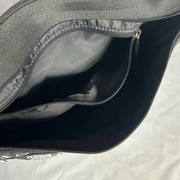 lesportsac crossbody Black and white with lots of zipper pockets - Picture 6 of 7